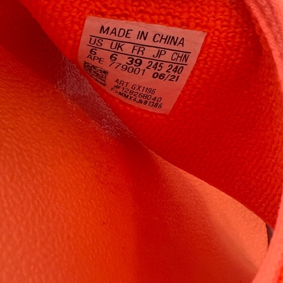 Shoes - Picture 4 of 4